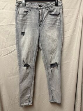 American Eagle Women’s Distressed Grey Skinny Jeans
